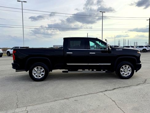 Used 2025 Chevrolet Silverado 2500 High Country w/ High Country Premium Package image 6