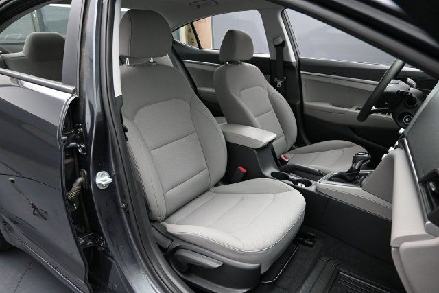 Used 2020 Hyundai Elantra SE FWD image 28