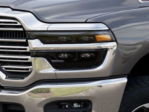 New 2025 RAM 2500 Laramie AWD/4WD image 10
