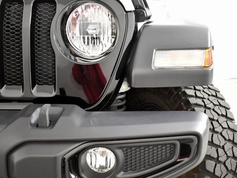 Used 2022 Jeep Wrangler Unlimited Willys image 2