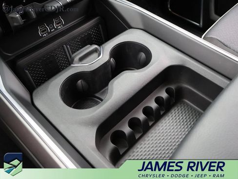 Used 2025 RAM 3500 Laramie w/ Sport Appearance Package AWD/4WD image 38