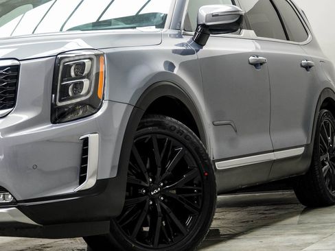 Used 2022 Kia Telluride SX w/ Towing Package image 3