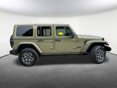 Used 2026 Jeep Wrangler Unlimited Sahara w/ Safety Group AWD/4WD image 15