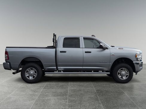 Used 2022 RAM 2500 Tradesman w/ Chrome Appearance Group AWD/4WD image 6