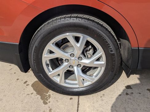 Used 2020 Chevrolet Equinox LT image 16