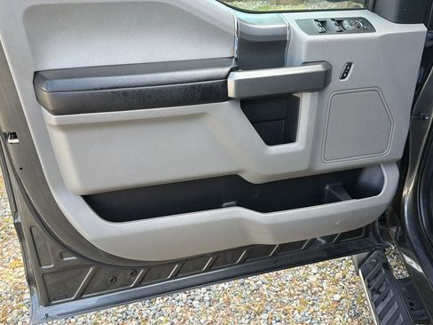 Used 2016 Ford F150 XLT w/ Equipment Group 302A Luxury image 28