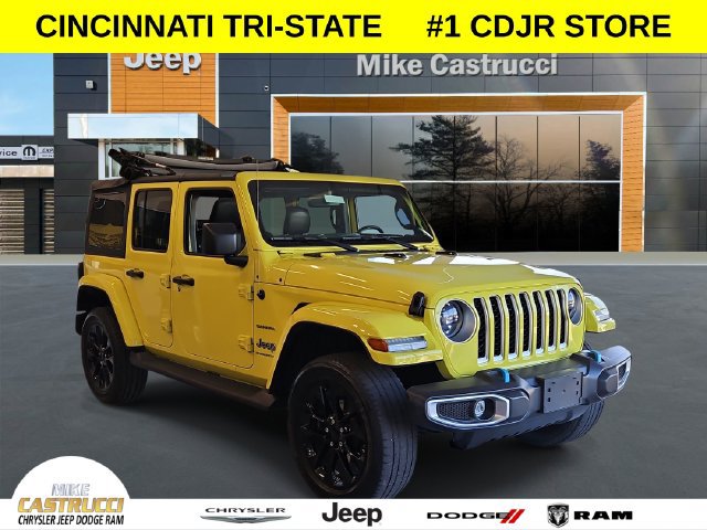 Used 2023 Jeep Wrangler Unlimited Sahara w/ Cold Weather Group AWD/4WD image 1