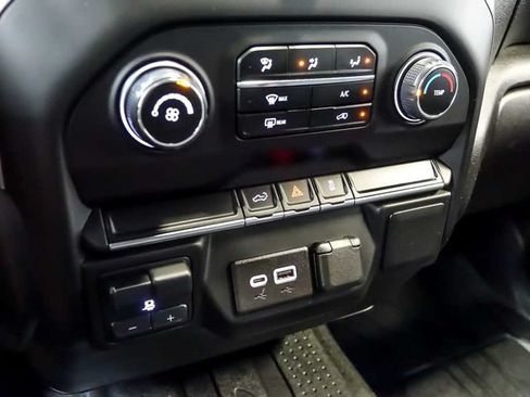 Certified 2022 Chevrolet Silverado 2500 Custom w/ Custom Value Package AWD/4WD image 22