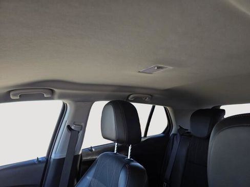 Used 2022 Chevrolet Trax LT w/ LT Convenience Package image 14