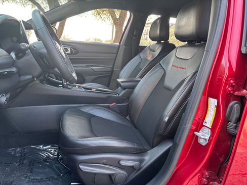 Used 2025 Jeep Compass Trailhawk image 22