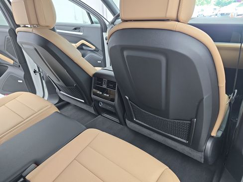 Used 2025 Porsche Cayenne AWD/4WD image 11
