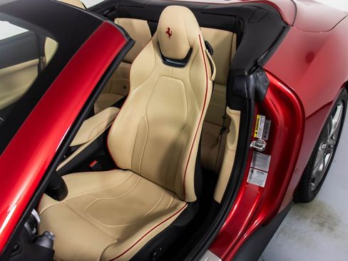 Certified 2019 Ferrari Portofino image 44