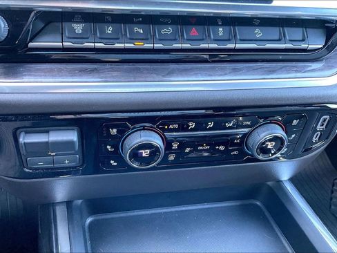 Used 2026 Chevrolet Silverado 2500 LTZ w/ LTZ Premium Package image 32