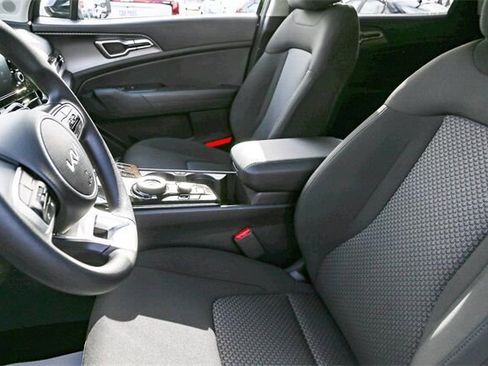 Certified 2025 Kia Sportage LX image 15