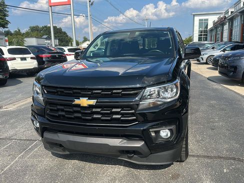 Used 2021 Chevrolet Colorado LT w/ LT Convenience Package AWD/4WD image 8