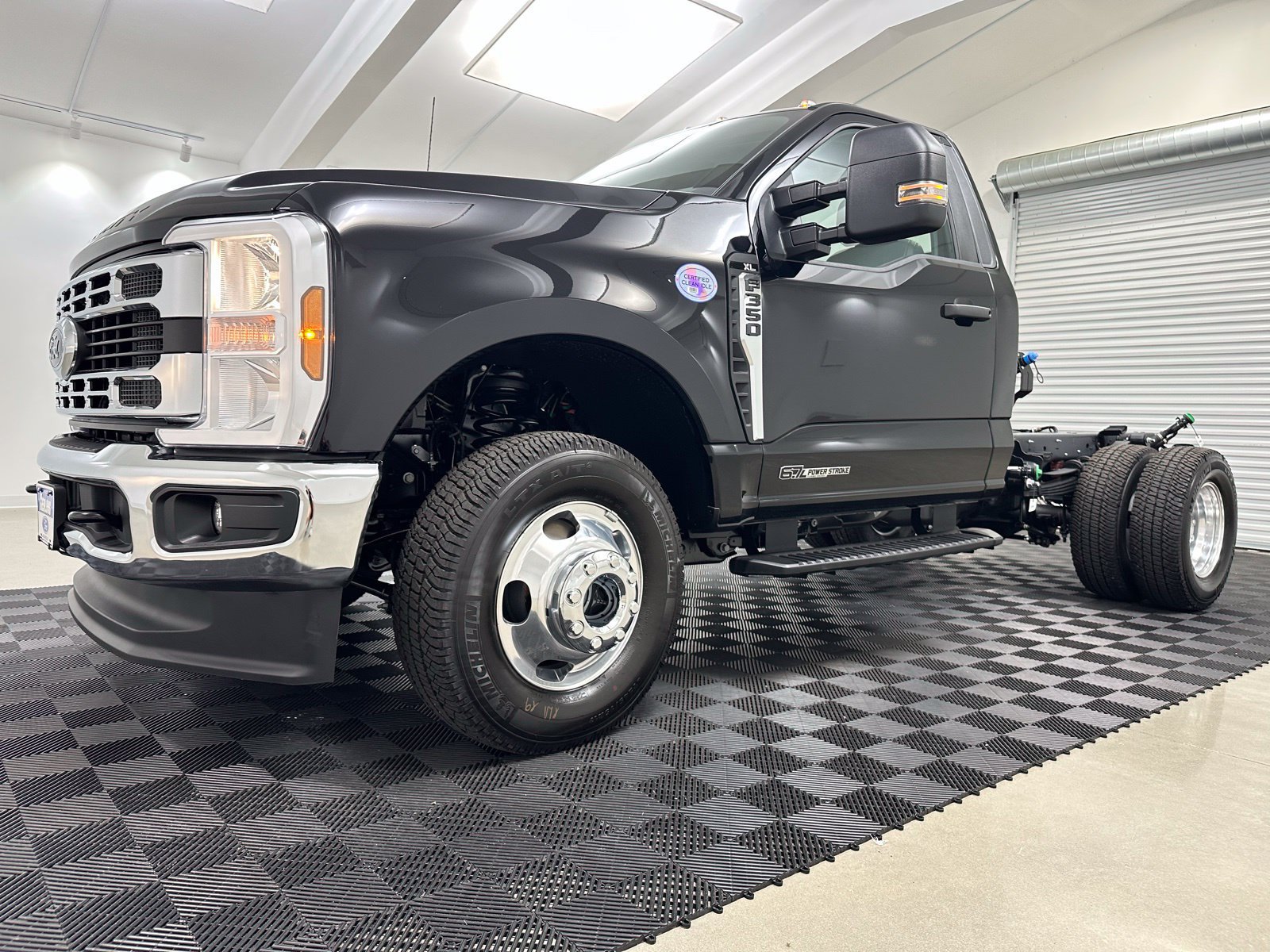 New 2025 Ford F350 XL w/ XL Chrome Package AWD/4WD image 3