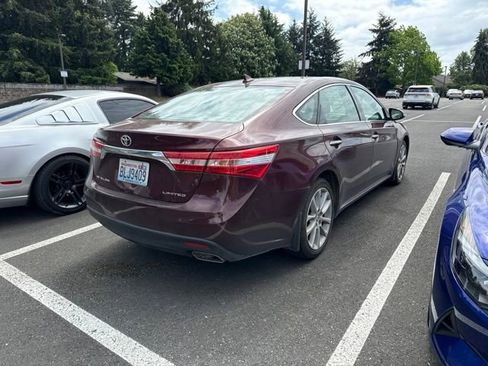 Used 2014 Toyota Avalon Limited w/ Technology Package FWD image 3