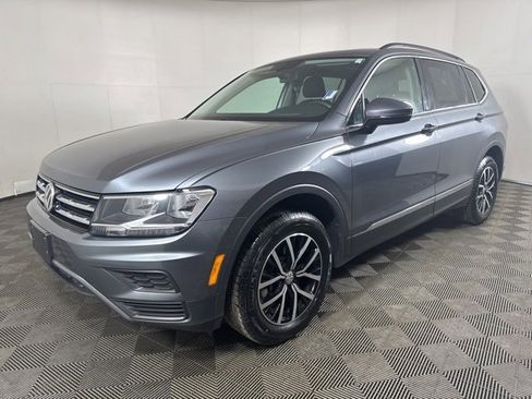 Certified 2021 Volkswagen Tiguan SE w/ Panoramic Sunroof Package image 7