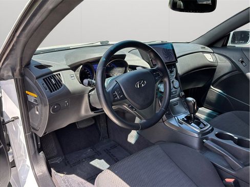 Used 2016 Hyundai Genesis 3.8 RWD image 6