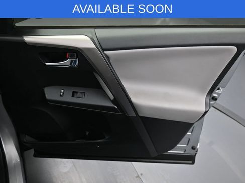 Used 2018 Toyota RAV4 XLE w/ Plus Extra Value Package AWD/4WD image 32