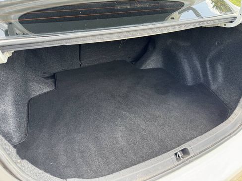 Used 2019 Toyota Corolla LE FWD image 18