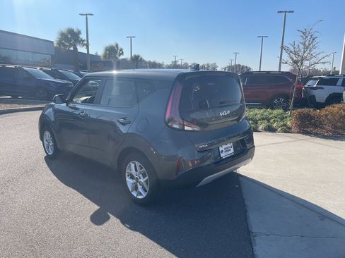 Used 2023 Kia Soul LX w/ LX Technology Package image 7