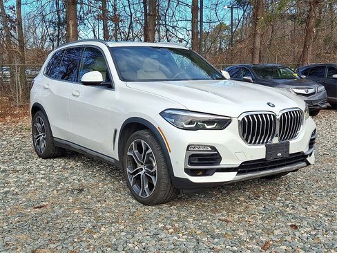 Used 2021 BMW X5 xDrive40i w/ Premium Package image 3