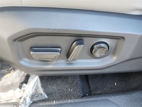 Used 2025 Toyota Tundra Limited image 23