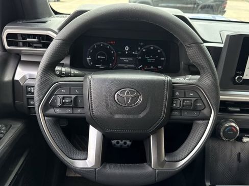 Used 2025 Toyota Tacoma TRD Sport AWD/4WD image 14