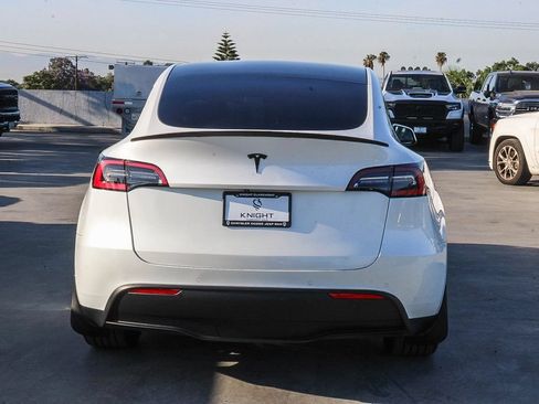 Used 2021 Tesla Model Y Long Range AWD/4WD image 8