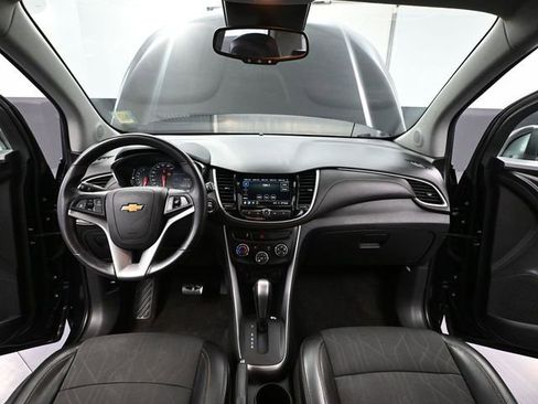 Used 2019 Chevrolet Trax LT w/ LT Convenience Package image 22