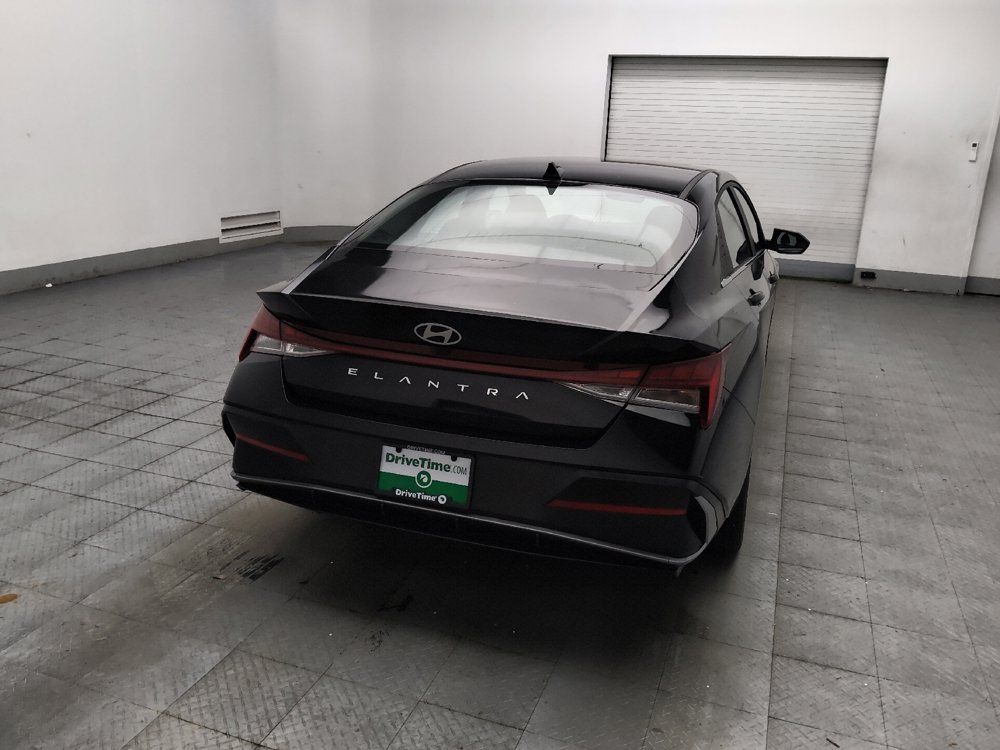 Used 2025 Hyundai Elantra SEL FWD image 7