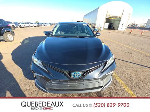 Used 2022 Toyota Camry LE image 2