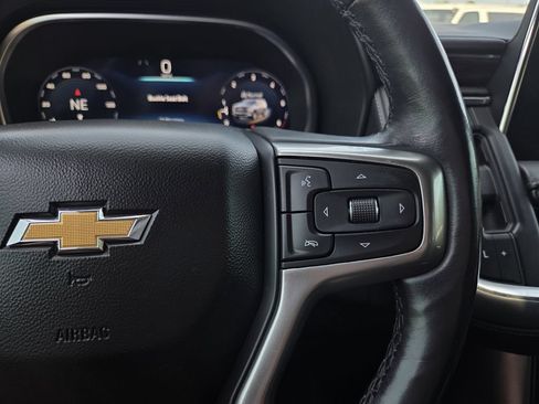 Used 2022 Chevrolet Suburban LT w/ Luxury Package RWD image 26
