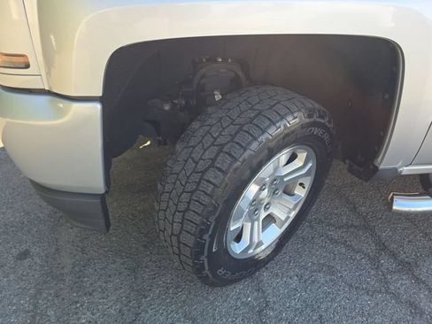Used 2018 Chevrolet Silverado 1500 LT w/ All Star Edition AWD/4WD image 32