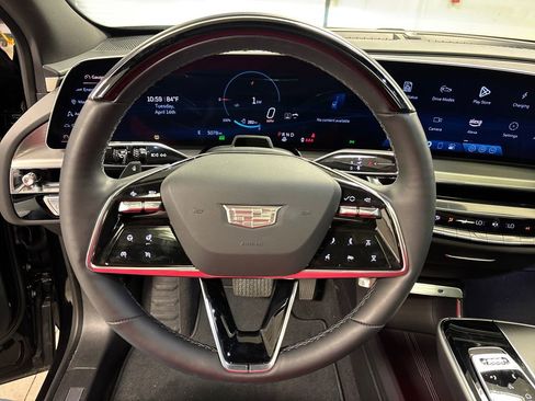 New 2025 Cadillac Lyriq Luxury RWD image 37