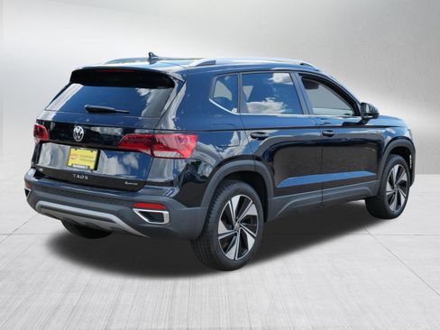 Used 2024 Volkswagen Taos SE AWD/4WD image 7