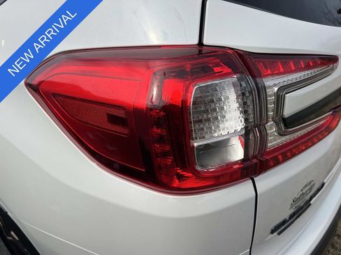 Used 2025 Subaru Ascent Bronze Edition w/ Popular Package #2 image 8
