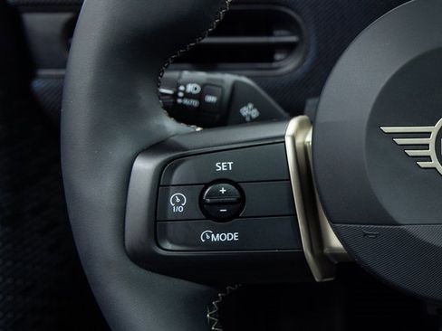 Certified 2025 MINI Cooper 2-Door Hardtop image 15