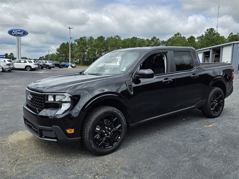 New 2025 Ford Maverick XLT w/ XLT Luxury Package image 3