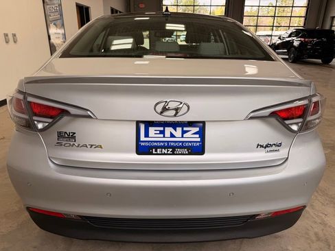 Used 2017 Hyundai Sonata Limited w/ Ultimate Package 02 FWD image 6
