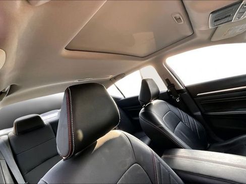 Used 2023 Nissan Altima 2.5 SR w/ SR Premium Package image 19