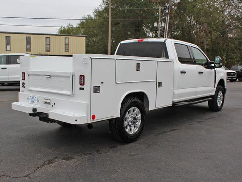 Used 2023 Ford F350 XLT w/ FX4 Off-Road Package image 14