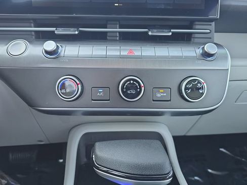 Certified 2025 Hyundai Kona SE FWD image 18
