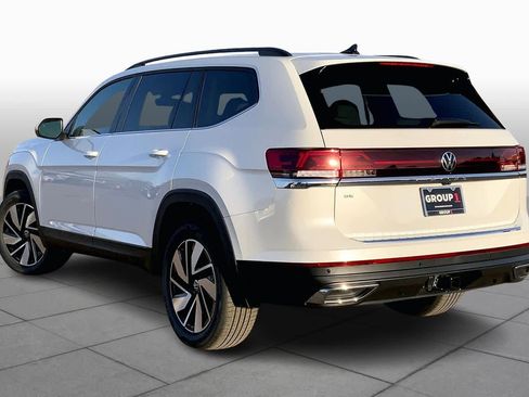 New 2026 Volkswagen Atlas SE FWD image 11