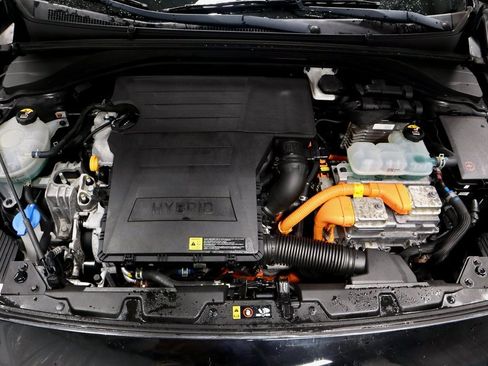 Used 2018 Hyundai Ioniq Blue image 16