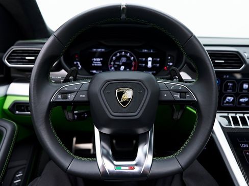 Used 2022 Lamborghini Urus image 63