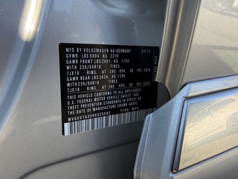Used 2017 Volkswagen Tiguan Sport image 29
