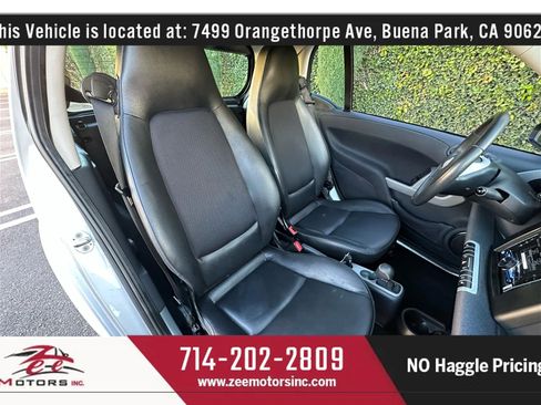 Used 2014 smart fortwo pure image 17