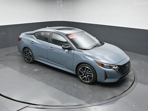 Used 2024 Nissan Sentra SR w/ SR Premium Package image 39